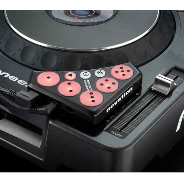 Controlador | USB DECK-MOUNTABLE PARA DJ - NOVATION-16606