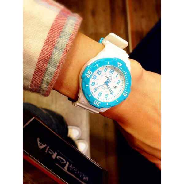 Reloj analogo para dama l LRW-200H-2BVDF - CASIO-21350