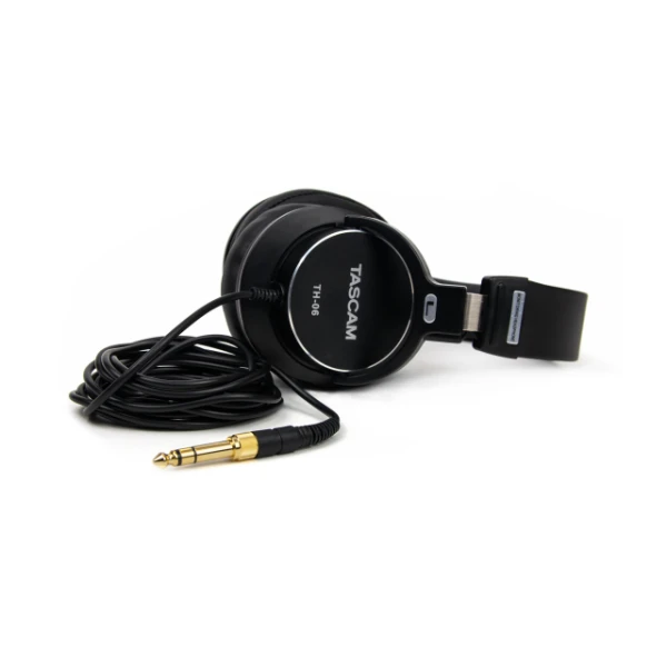 Audifonos para monitoreo l TASCAM-0