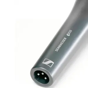 E835