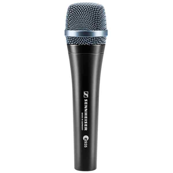 E935