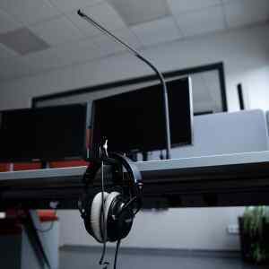 Montaje para Audifonos en Mesa | GHPHTCO1B – GRAVITY