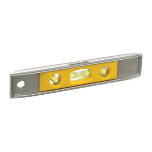 NIVEL TORPEDO, ALUMINIO FUNDIDO, 9 PULGADAS DE LARGO, 288 MM. MARCA STANLEY