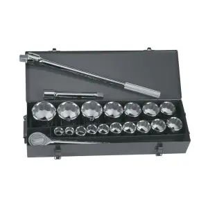 JUEGO DE 21 PIEZAS, COPAS RAIZ DE 3/4, 12 PUNTOS EN PULG, RATCHET EXTENSION Y BARRA CON CAJA METALICA. MARCA STANLEY