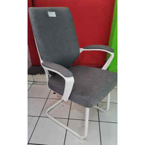 Silla de espera con brazos ejecutiva gris ABM