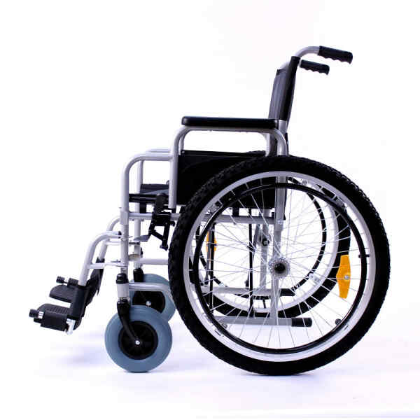 Silla de Ruedas Todoterreno de acero con ruedas inflables | MEDICAL CARE Silla de Ruedas Todoterreno de acero con ruedas inflables | MEDICAL CARE